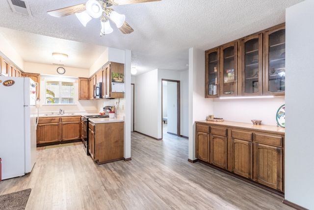 1870 Del Mar Avenue, Redding, CA 96003