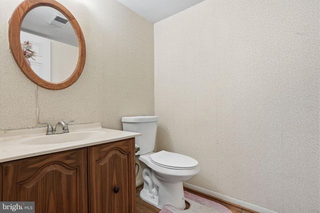 205 HIGH ST, Newtown, PA 18940