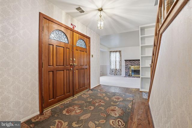 205 HIGH ST, Newtown, PA 18940