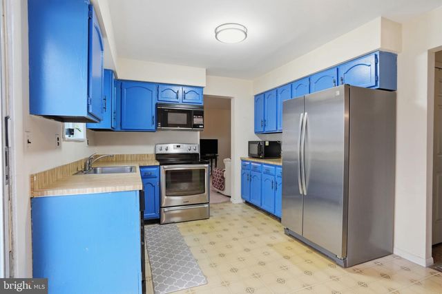 205 HIGH ST, Newtown, PA 18940