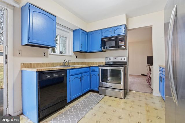 205 HIGH ST, Newtown, PA 18940