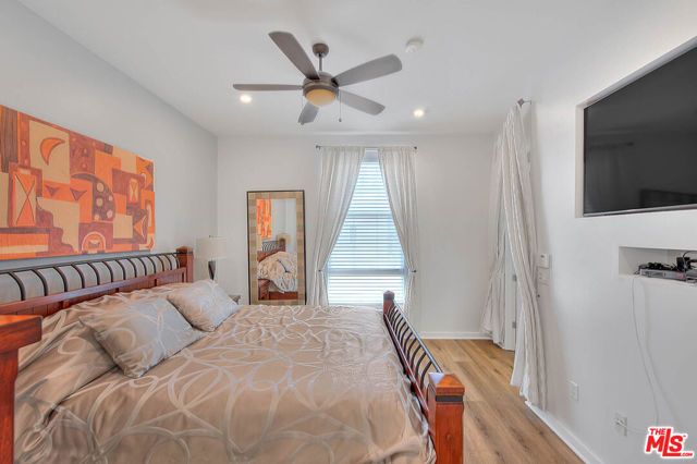 13020 Pacific 303, Los Angeles, CA 90094