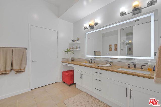 13020 Pacific 303, Los Angeles, CA 90094