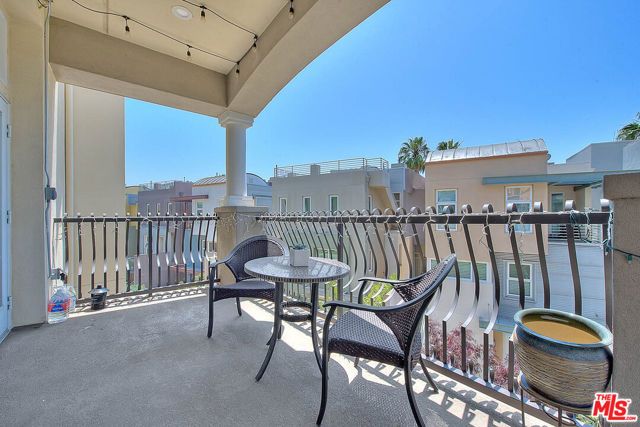 13020 Pacific 303, Los Angeles, CA 90094