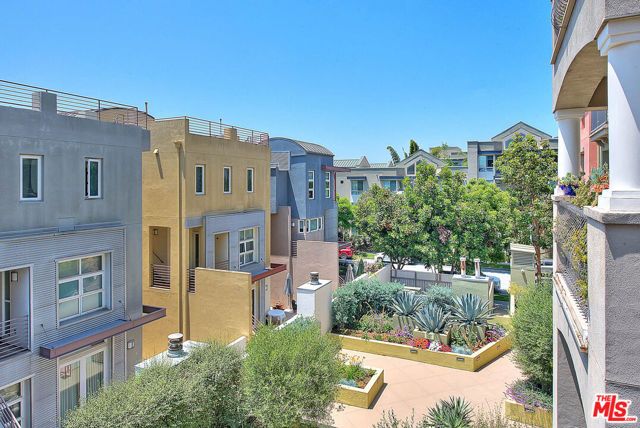 13020 Pacific 303, Los Angeles, CA 90094