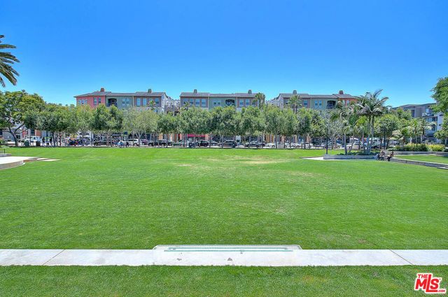 13020 Pacific 303, Los Angeles, CA 90094