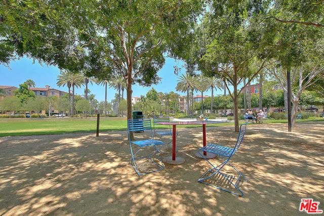 13020 Pacific 303, Los Angeles, CA 90094