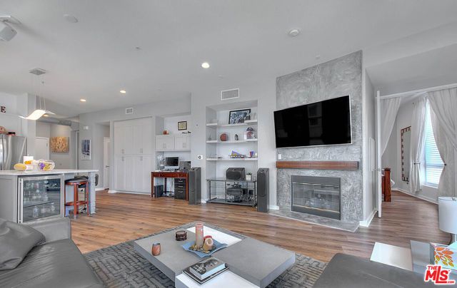 13020 Pacific 303, Los Angeles, CA 90094