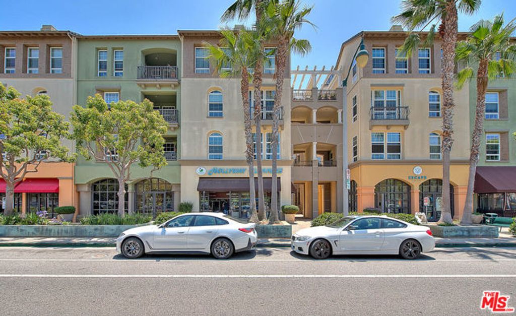 13020 Pacific 303, Los Angeles, CA 90094