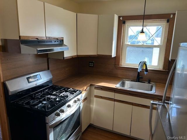 15 N Crescent Drive 2, East Farmingdale, NY 11735
