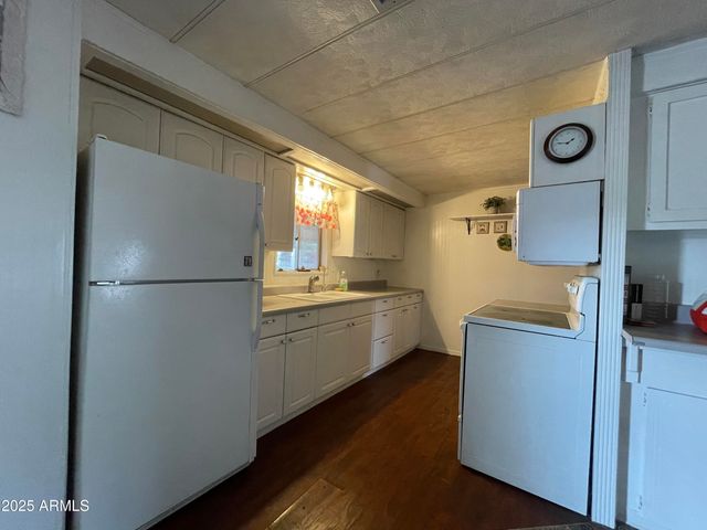 130 E DONNA Drive, Queen Valley, AZ 85118