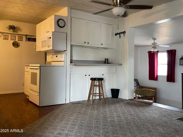 130 E DONNA Drive, Queen Valley, AZ 85118