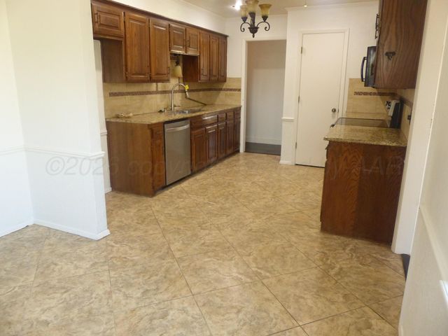 6809 OLD KENT Road, Amarillo, TX 79109