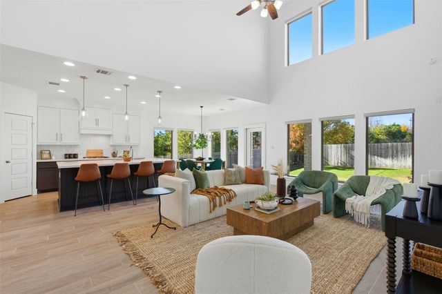 407 Francis Lottie DR, Buda, TX 78610