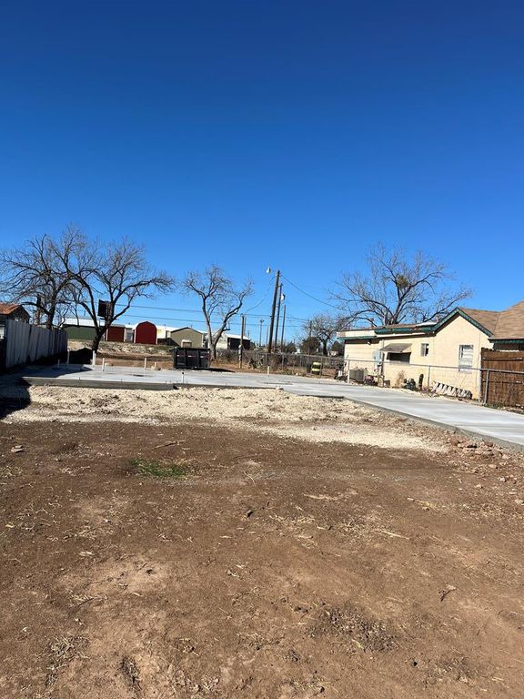 Image 5 of property listing at 918 Murphy Ave, San Angelo, TX 76903