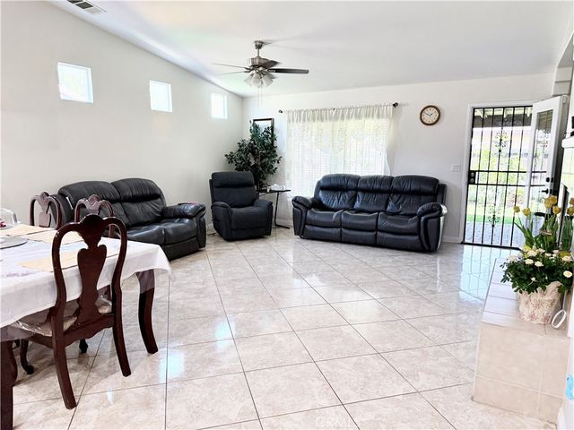 916 Roxanne, Hemet, CA 92543
