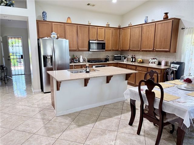 916 Roxanne, Hemet, CA 92543
