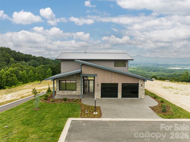 24 S Watchman Drive, Hendersonville, NC 28791