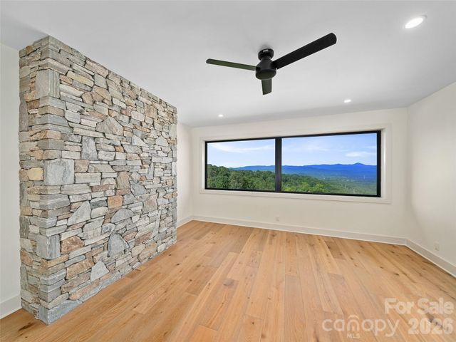 24 S Watchman Drive, Hendersonville, NC 28791