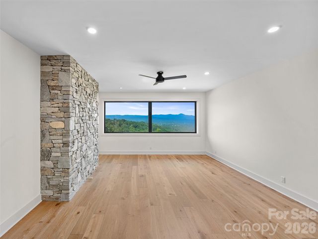 24 S Watchman Drive, Hendersonville, NC 28791