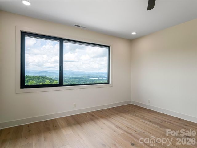24 S Watchman Drive, Hendersonville, NC 28791
