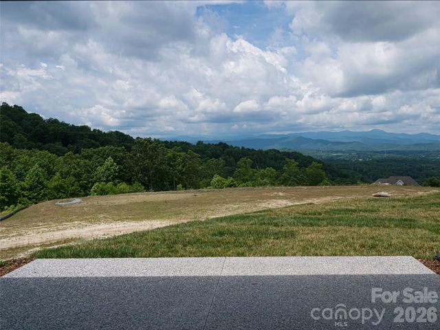 24 S Watchman Drive, Hendersonville, NC 28791