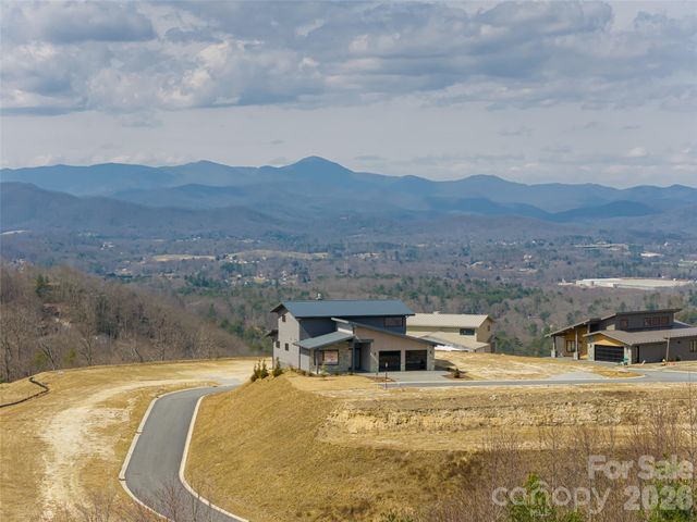 24 S Watchman Drive, Hendersonville, NC 28791