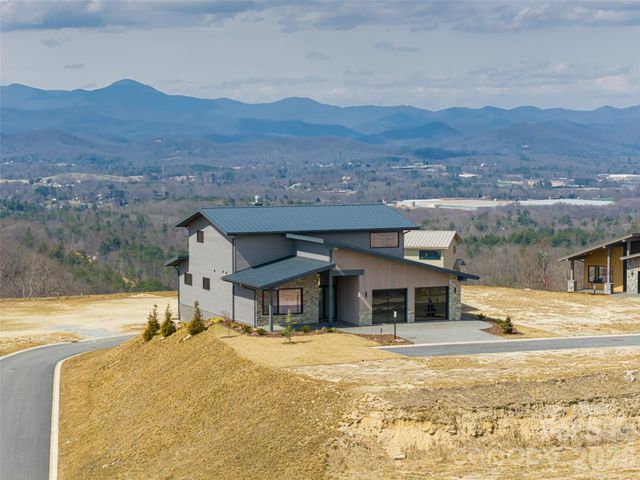24 S Watchman Drive, Hendersonville, NC 28791