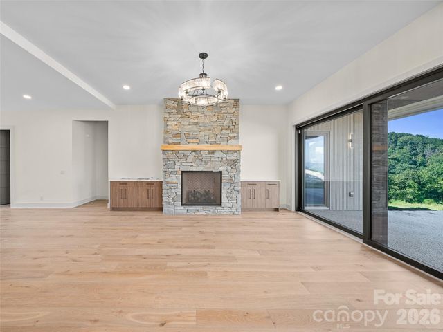 24 S Watchman Drive, Hendersonville, NC 28791