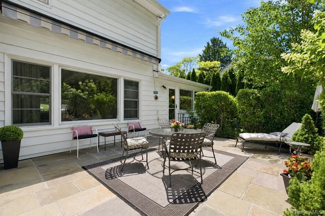 9 Parkfield Road, Scarsdale, NY 10583