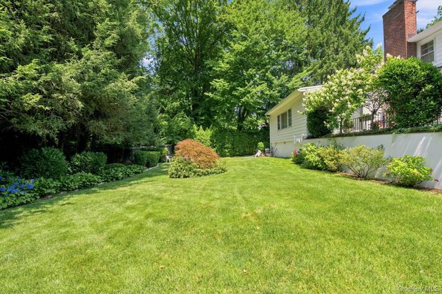 9 Parkfield Road, Scarsdale, NY 10583
