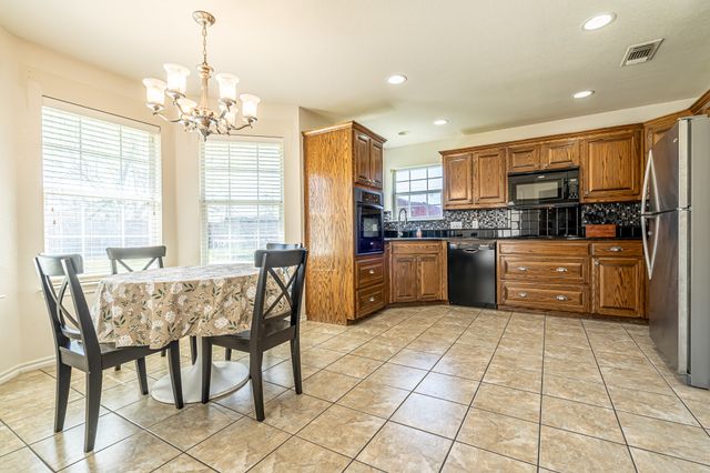 1909 Lazy Court, Granbury, TX 76048