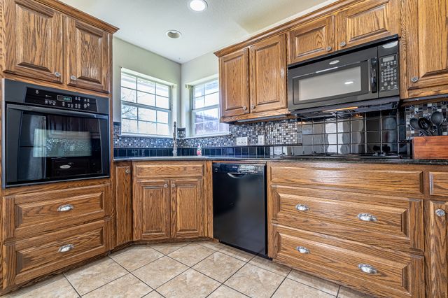 1909 Lazy Court, Granbury, TX 76048