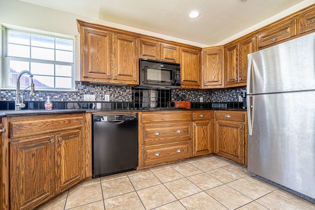 1909 Lazy Court, Granbury, TX 76048