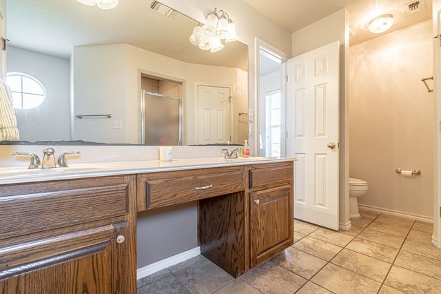 1909 Lazy Court, Granbury, TX 76048