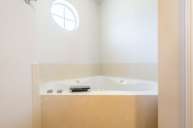 1909 Lazy Court, Granbury, TX 76048