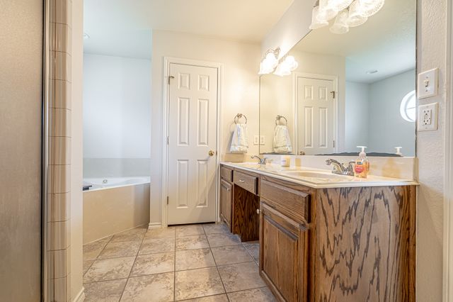 1909 Lazy Court, Granbury, TX 76048