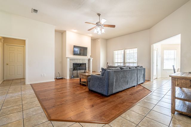 1909 Lazy Court, Granbury, TX 76048