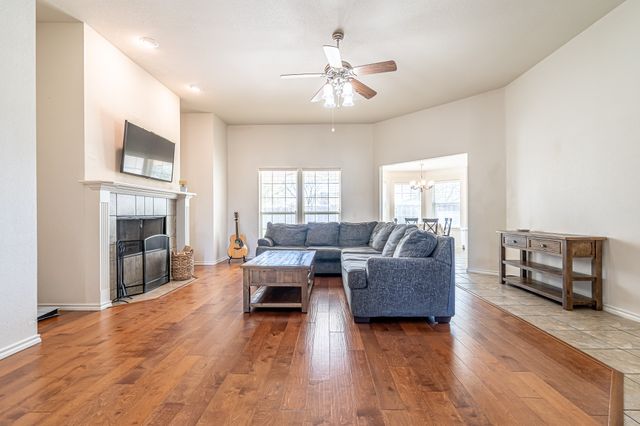 1909 Lazy Court, Granbury, TX 76048