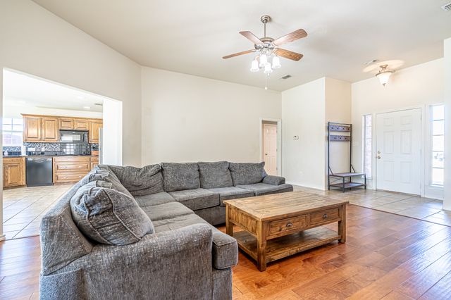 1909 Lazy Court, Granbury, TX 76048