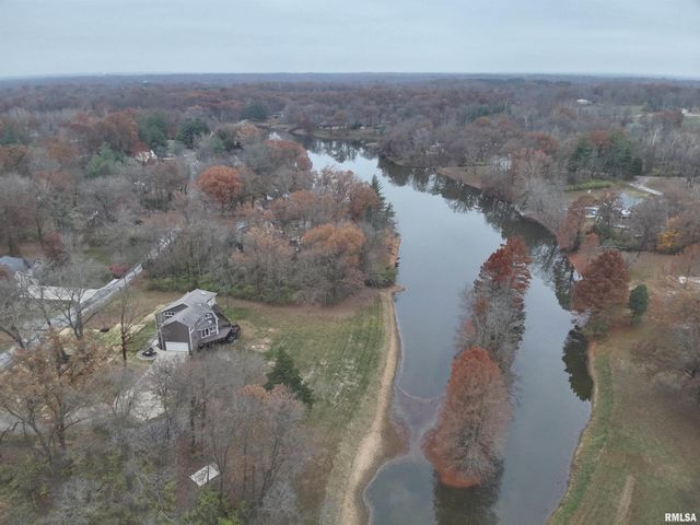 16429 N Hawthorne Hills Drive, Mt Vernon, IL 62864