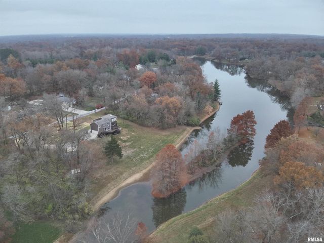 16429 N Hawthorne Hills Drive, Mt Vernon, IL 62864