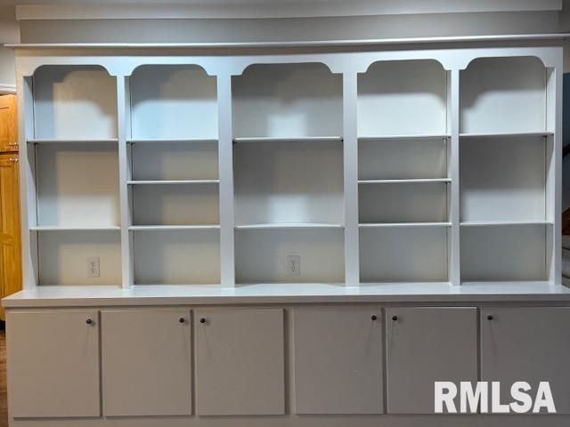 16429 N Hawthorne Hills Drive, Mt Vernon, IL 62864