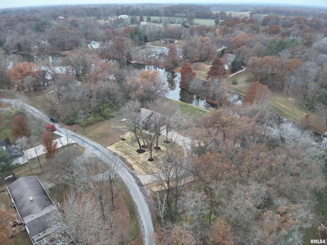 16429 N Hawthorne Hills Drive, Mt Vernon, IL 62864