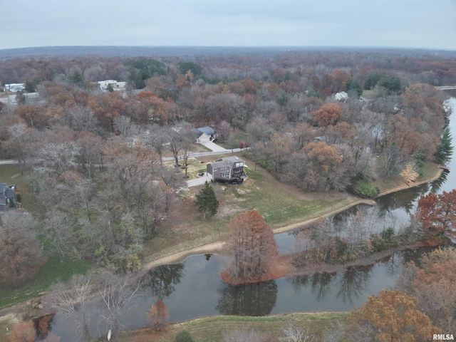 16429 N Hawthorne Hills Drive, Mt Vernon, IL 62864