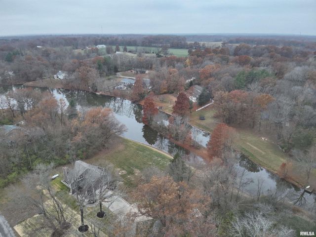 16429 N Hawthorne Hills Drive, Mt Vernon, IL 62864