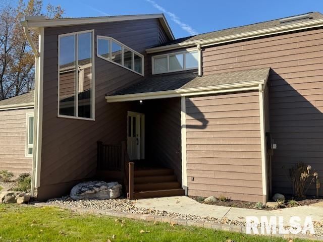 16429 N Hawthorne Hills Drive, Mt Vernon, IL 62864