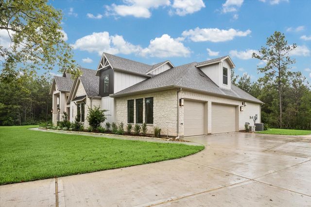 11843 Grand North Road, Willis, TX 77378