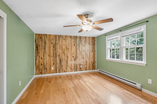 94 Granite Street, Londonderry, NH 03053
