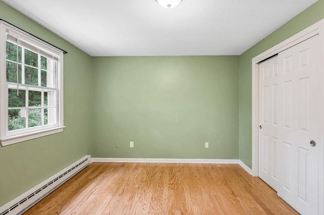 94 Granite Street, Londonderry, NH 03053